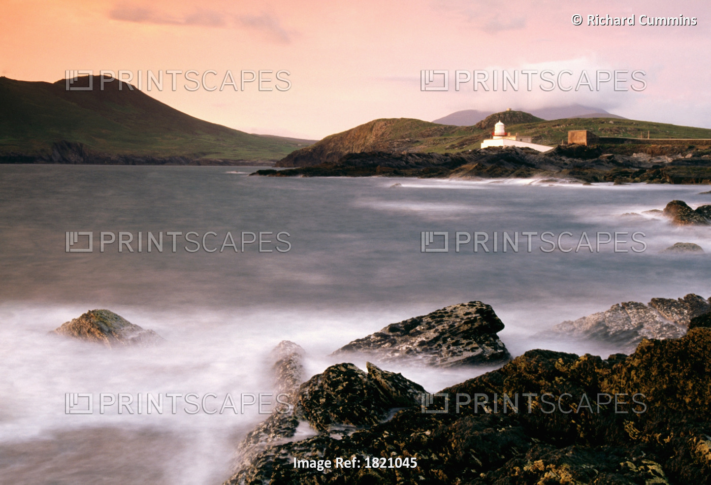 Cromwell Point Lighthouse, Valentia Island, County Kerry, Ireland.