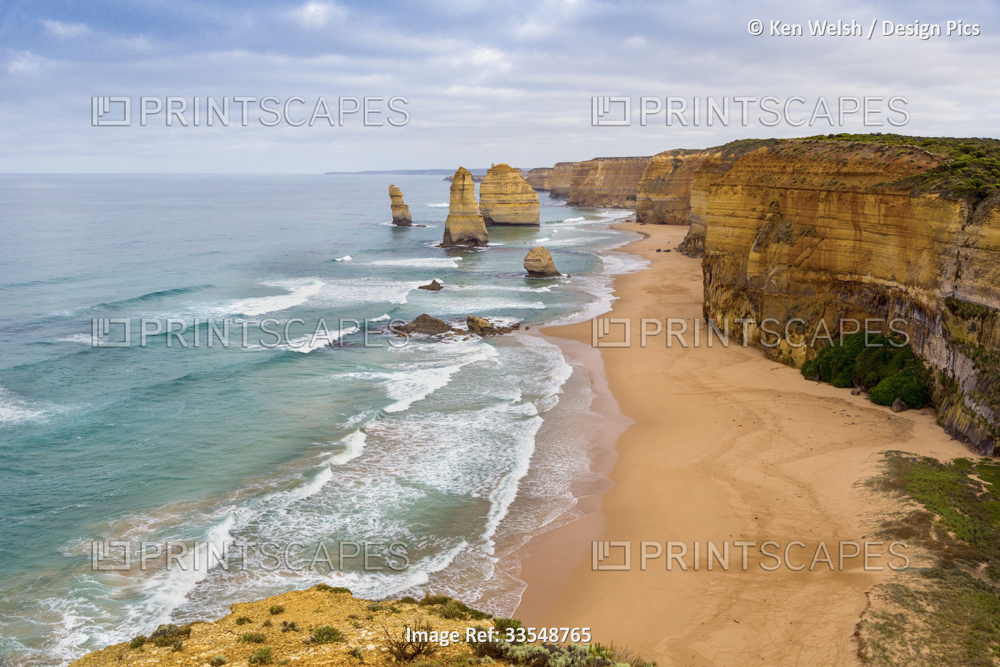 The Twelve Apostles, near Port Campbell in the Port Campbell National Park, ...